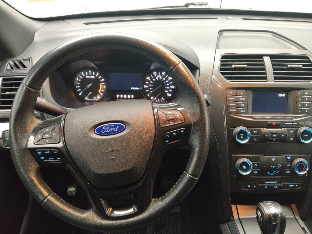 Used 2018 Ford Explorer XLT AWD/4WD image 22
