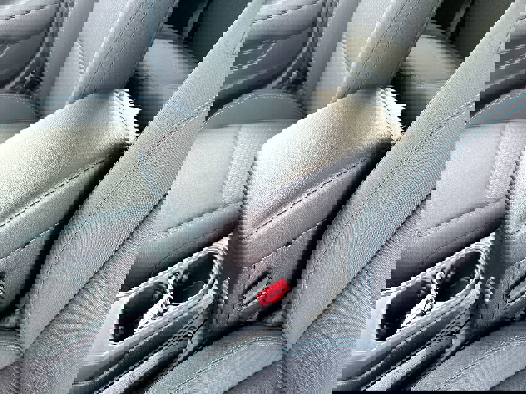 New 2023 Jeep Wrangler Unlimited Rubicon 4xe w/ Cold Weather Group image 21