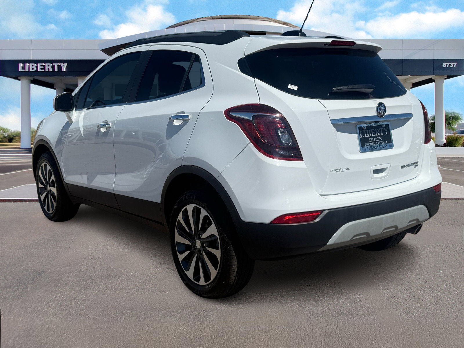 Used 2022 Buick Encore Preferred w/ Safety Package image 5