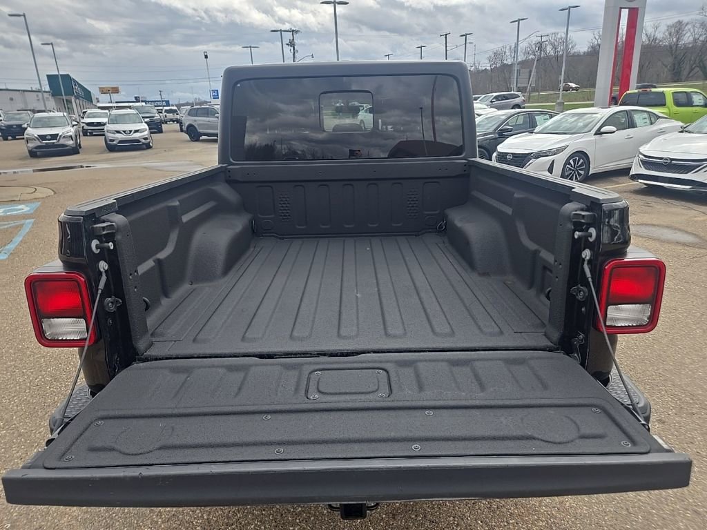 Used 2021 Jeep Gladiator Willys image 40