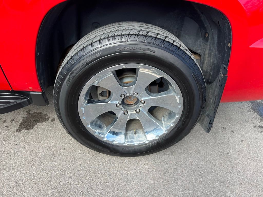 Used 2011 Chevrolet Avalanche LTZ image 13