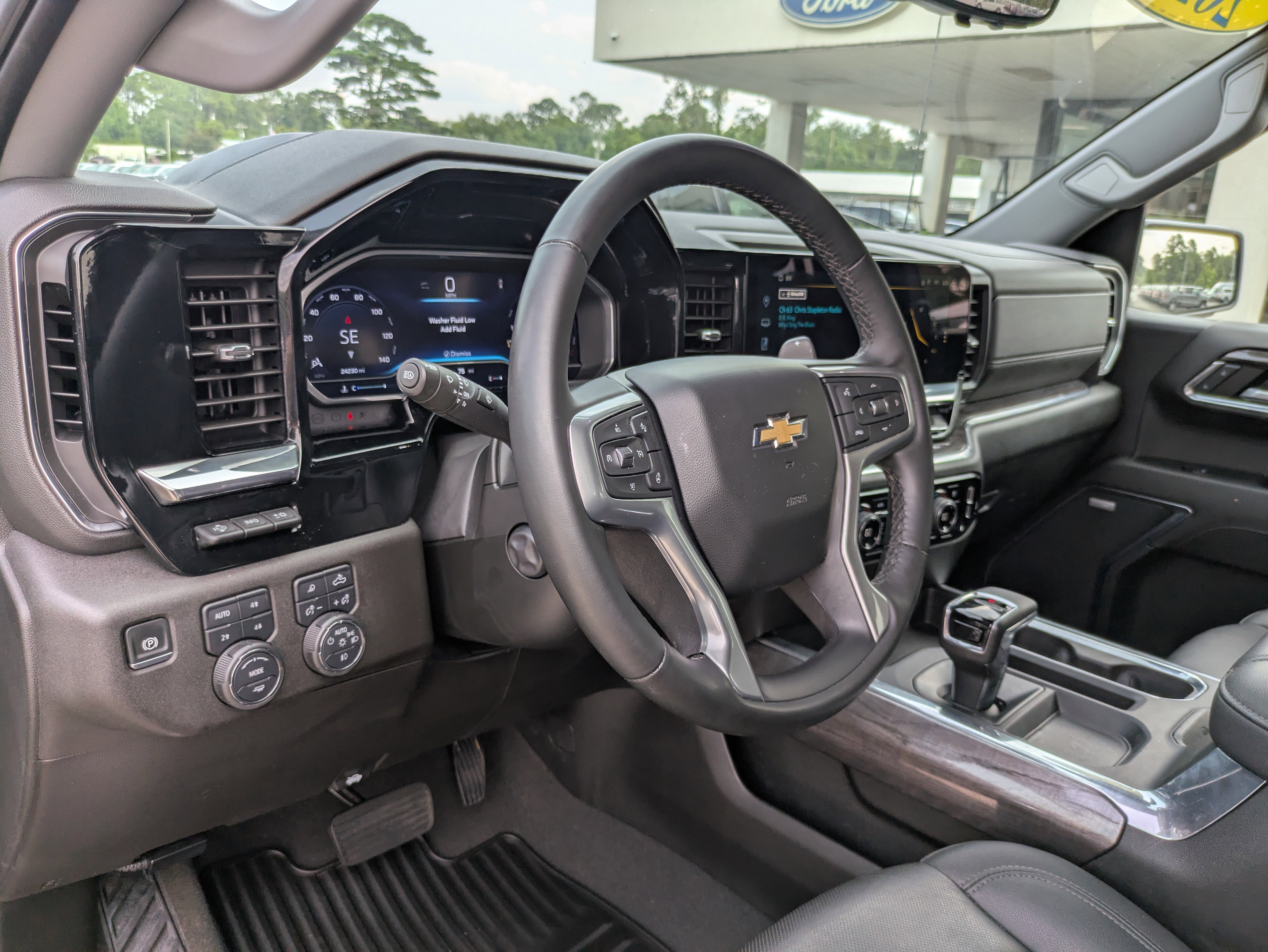 Used 2024 Chevrolet Silverado 1500 LTZ w/ Technology Package image 21