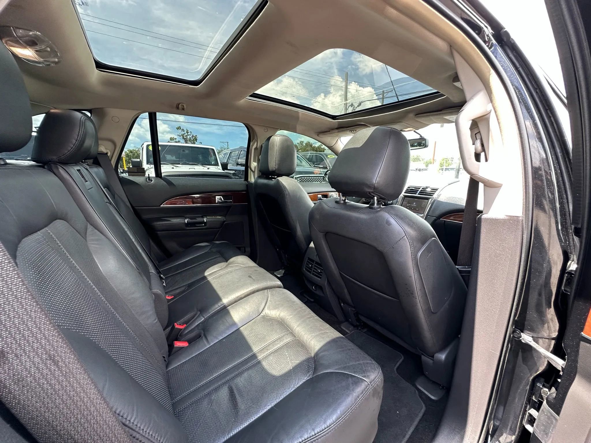 Used 2013 Lincoln MKX FWD w/ Wood Pkg image 17
