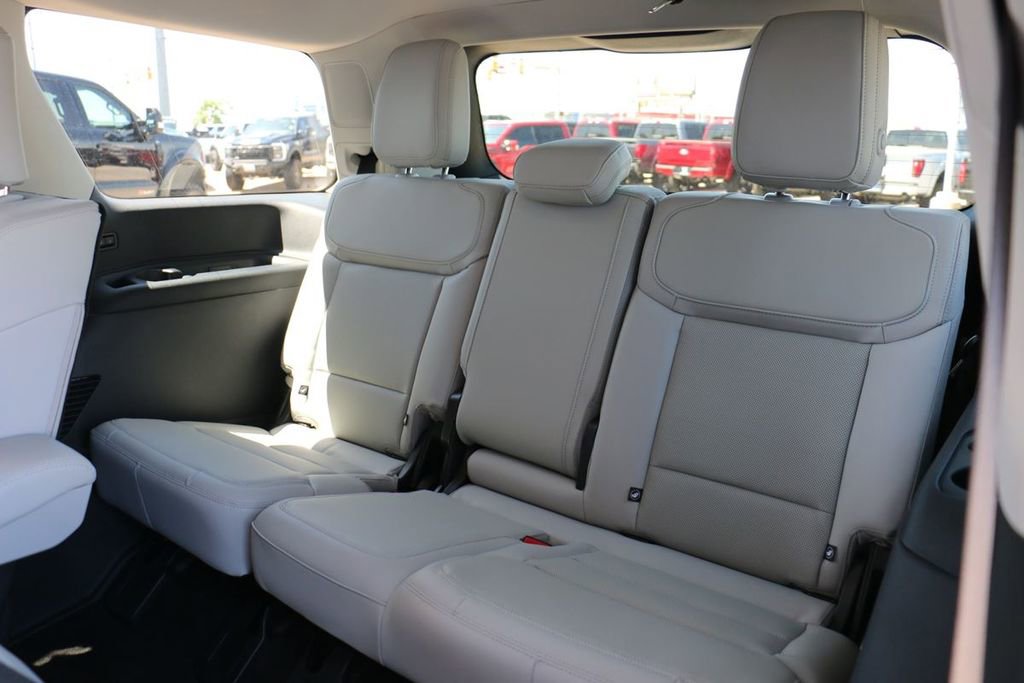 New 2025 Ford Expedition Platinum w/ Driver's Package image 21