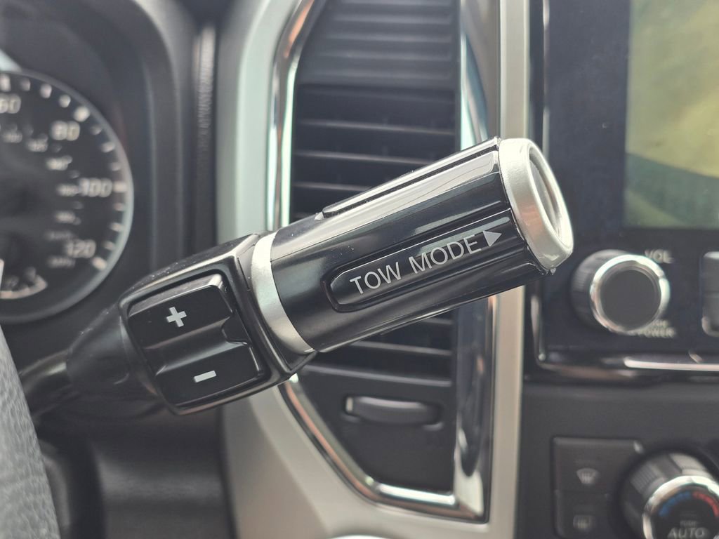 Used 2021 Nissan Titan SV w/ SV Convenience Package image 37