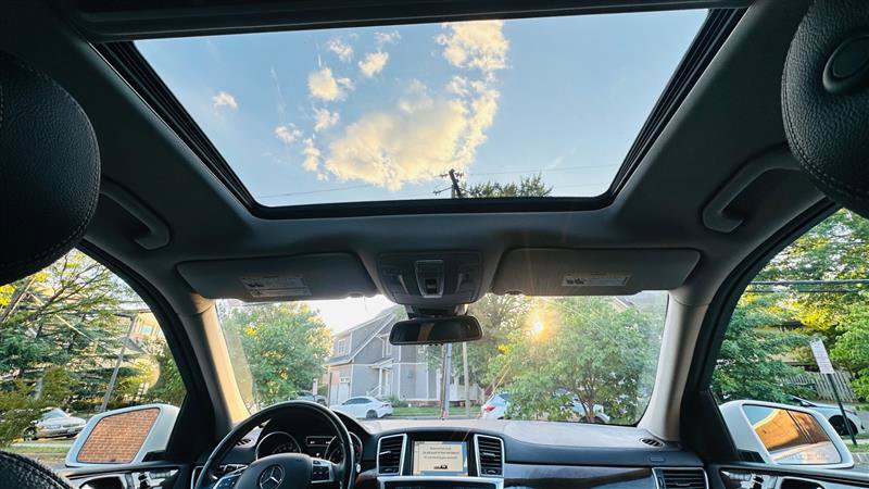 Used 2016 Mercedes-Benz GL 450 4MATIC w/ Premium I Package image 34