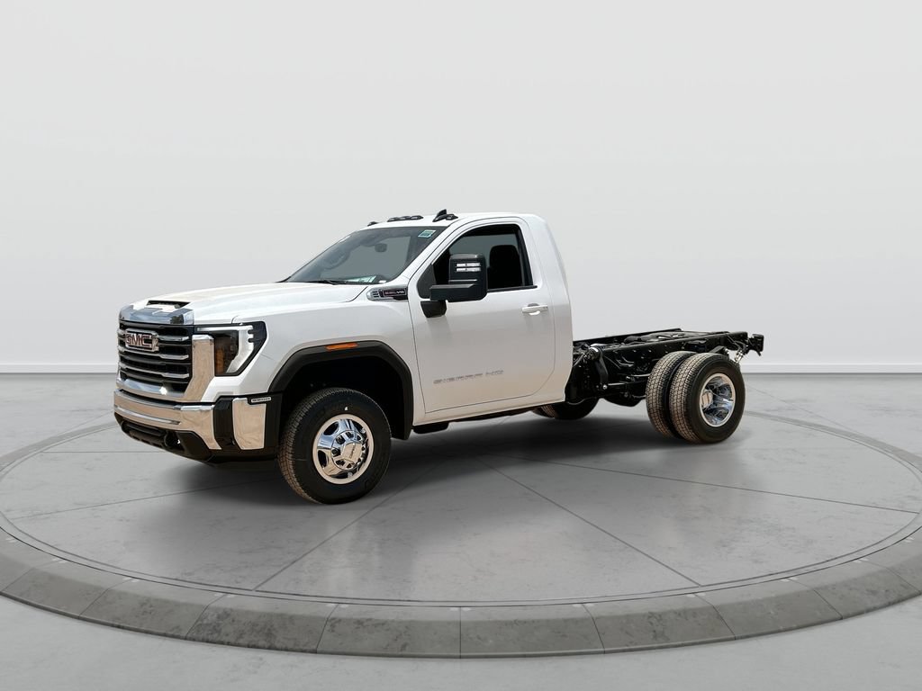 New 2026 GMC Sierra 3500 SLE w/ SLE Convenience Package RWD image 4