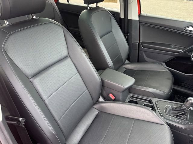 Used 2018 Volkswagen Tiguan SEL FWD image 16