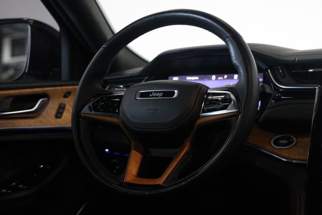 Used 2022 Jeep Grand Cherokee Summit AWD/4WD image 41