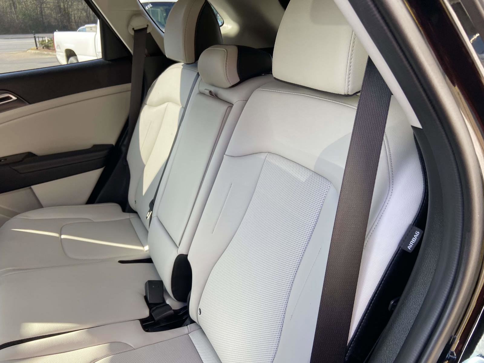 Used 2025 Kia Sportage EX image 10