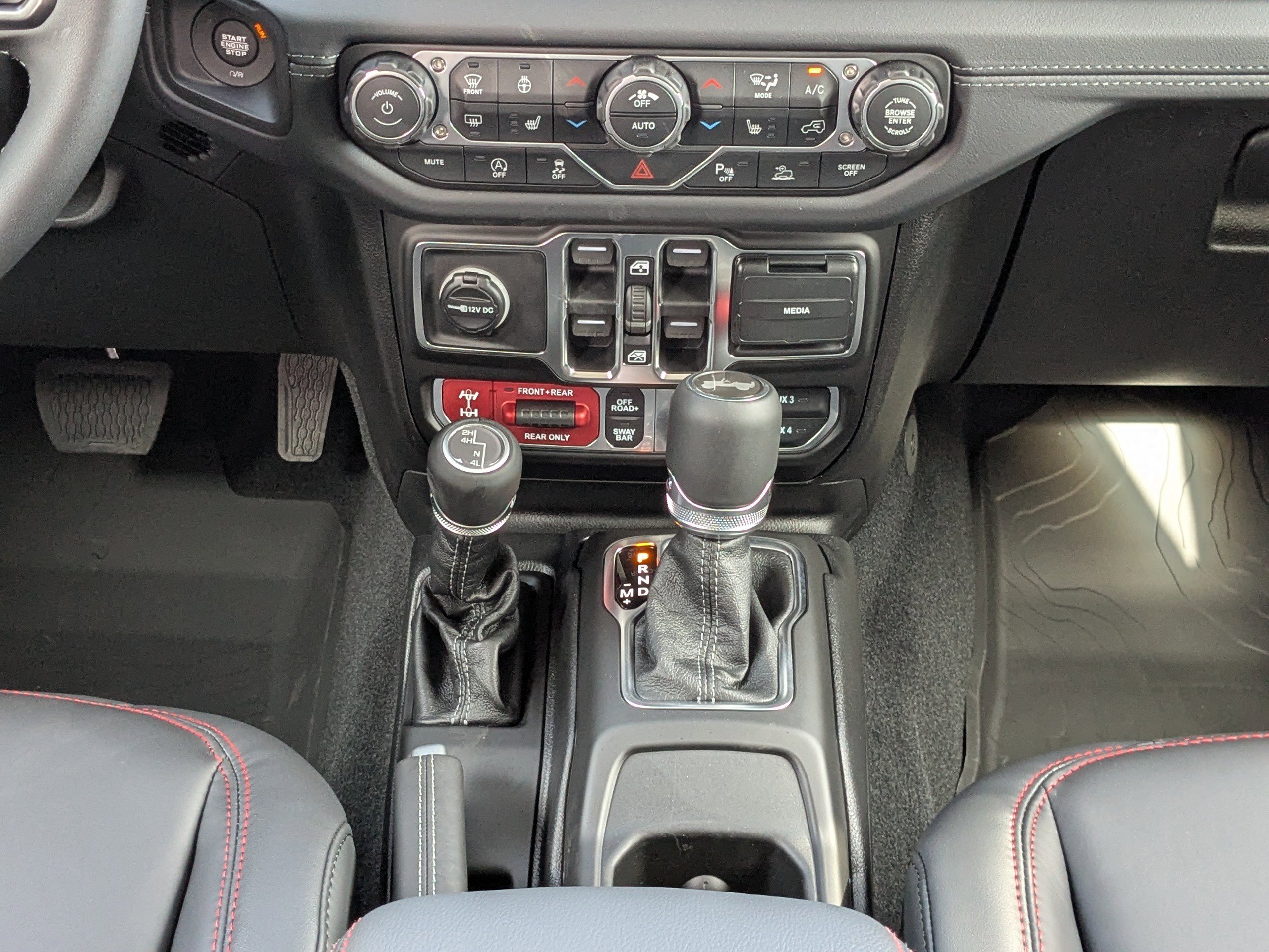 New 2026 Jeep Wrangler Unlimited Rubicon w/ Safety Group image 18