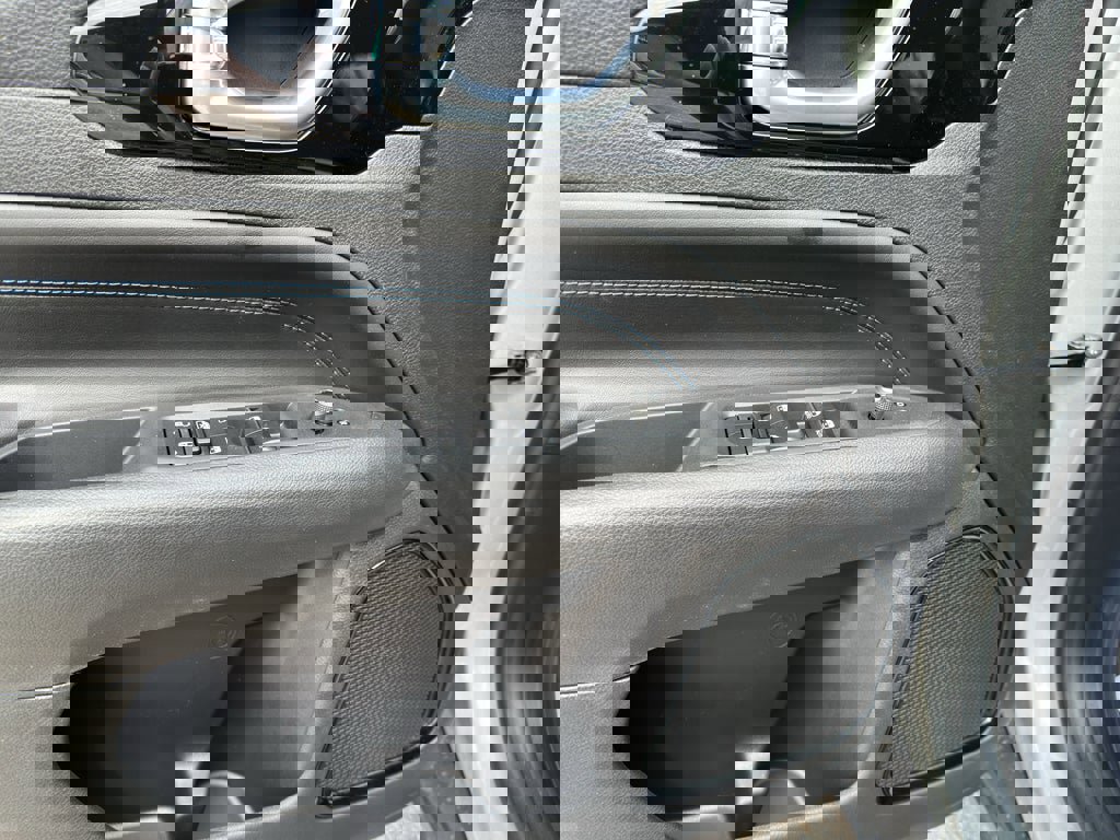 New 2026 Jeep Compass Latitude image 10