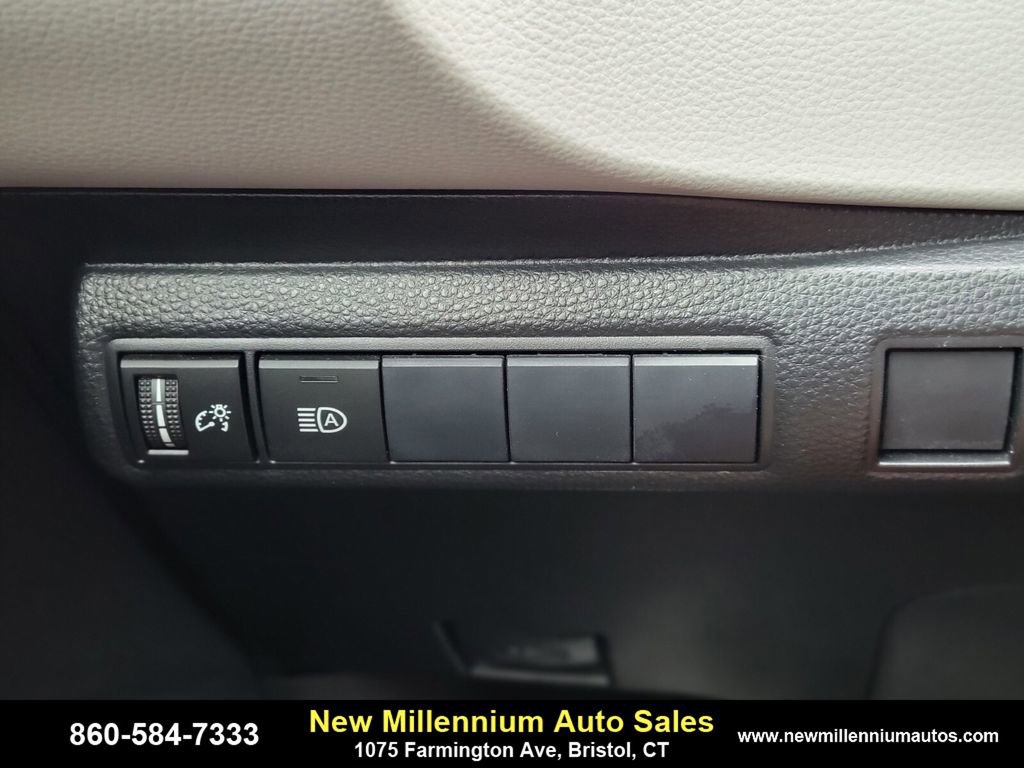 Used 2021 Toyota Corolla LE w/ LE Convenience Package image 23
