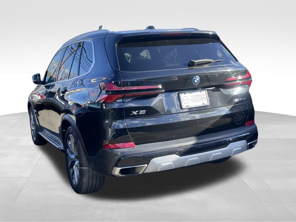 Used 2024 BMW X5 xDrive50e image 5
