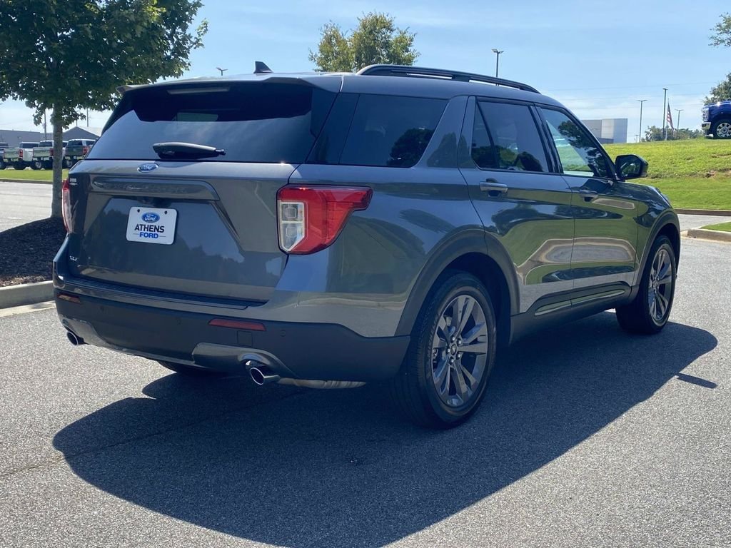 Used 2024 Ford Explorer XLT w/ Equipment Group 202A RWD image 3