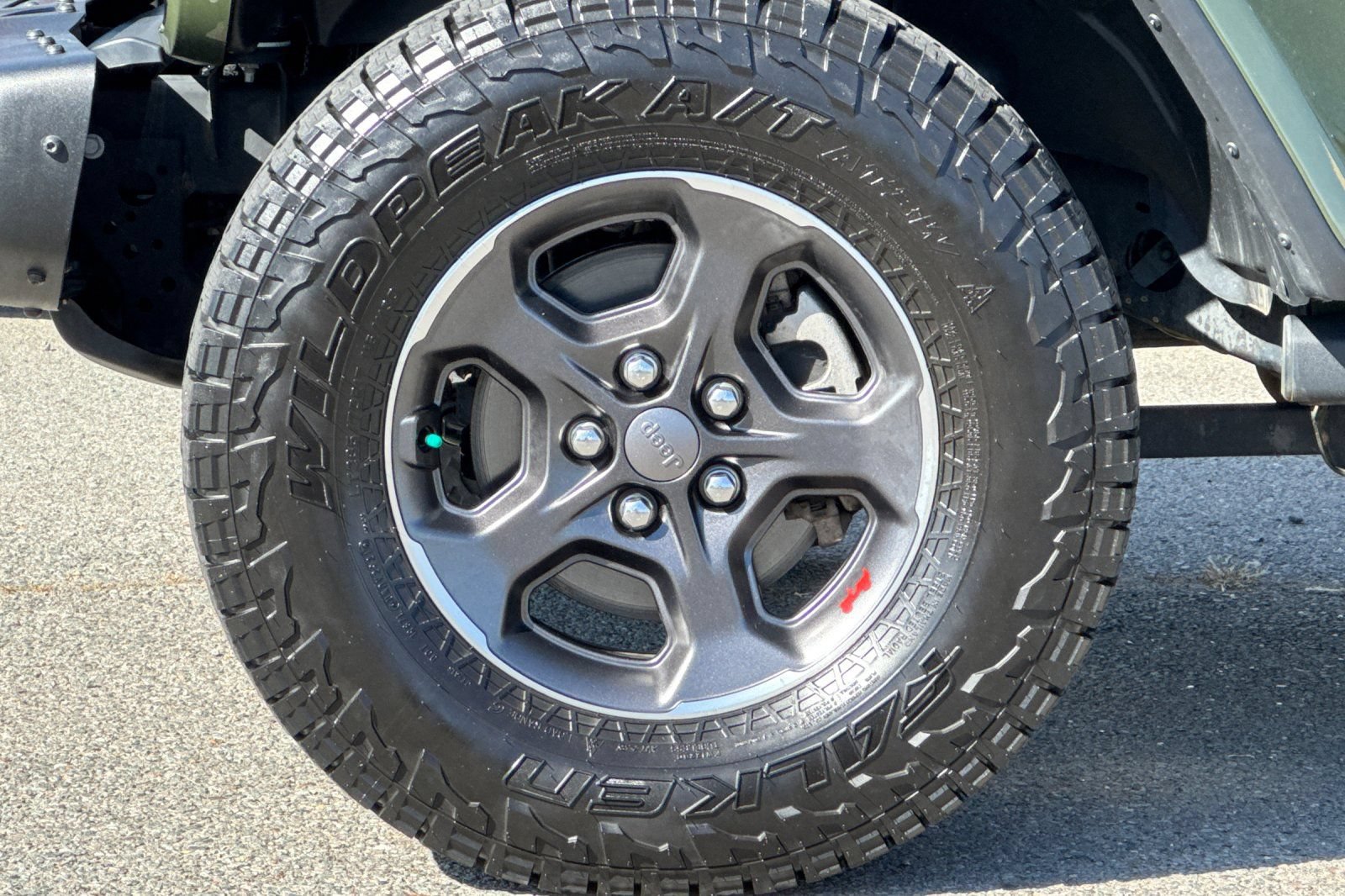 Used 2022 Jeep Gladiator Rubicon w/ LED Lighting Group AWD/4WD image 31
