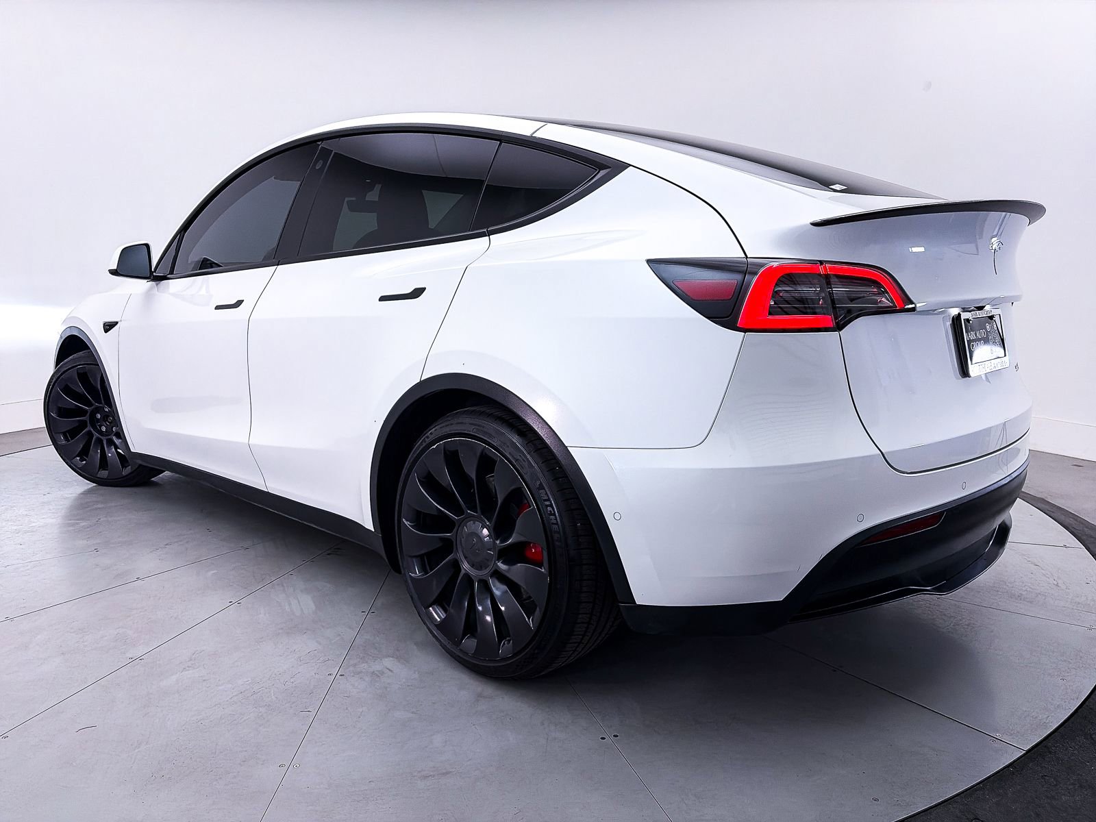 Used 2022 Tesla Model Y Performance AWD/4WD image 2