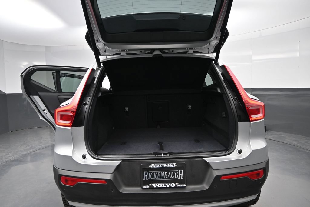 Used 2019 Volvo XC40 T5 Momentum AWD/4WD image 18