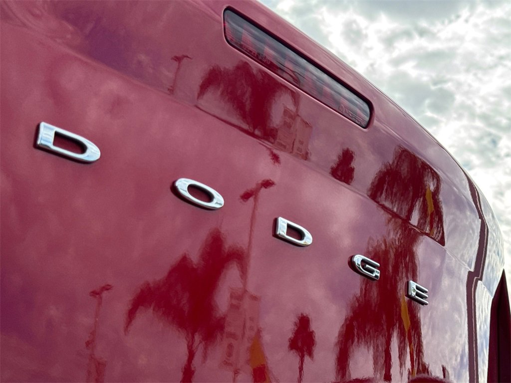 Used 2013 Dodge Avenger SXT image 12