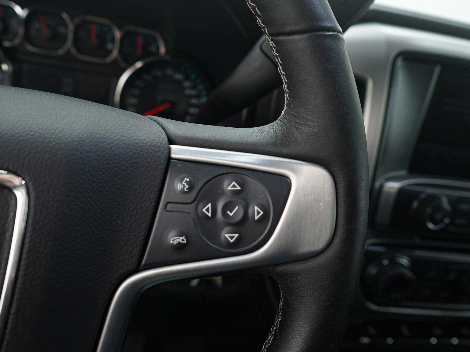 Used 2018 GMC Sierra 1500 SLT w/ SLT Premium Package image 28