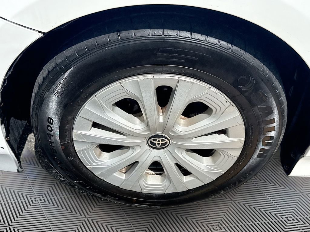 Used 2019 Toyota Prius LE FWD image 31