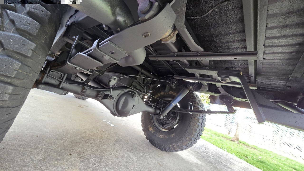 Used 1987 Toyota Pickup Deluxe AWD/4WD image 10