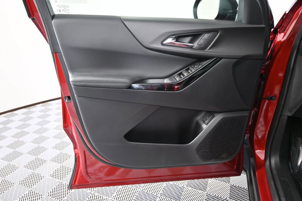 New 2026 Chevrolet Equinox LT w/ Convenience Package II image 18