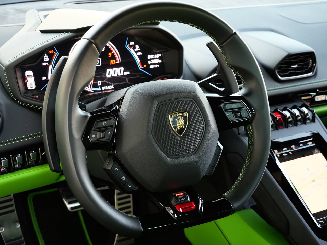 Used 2021 Lamborghini Huracan EVO RWD image 15