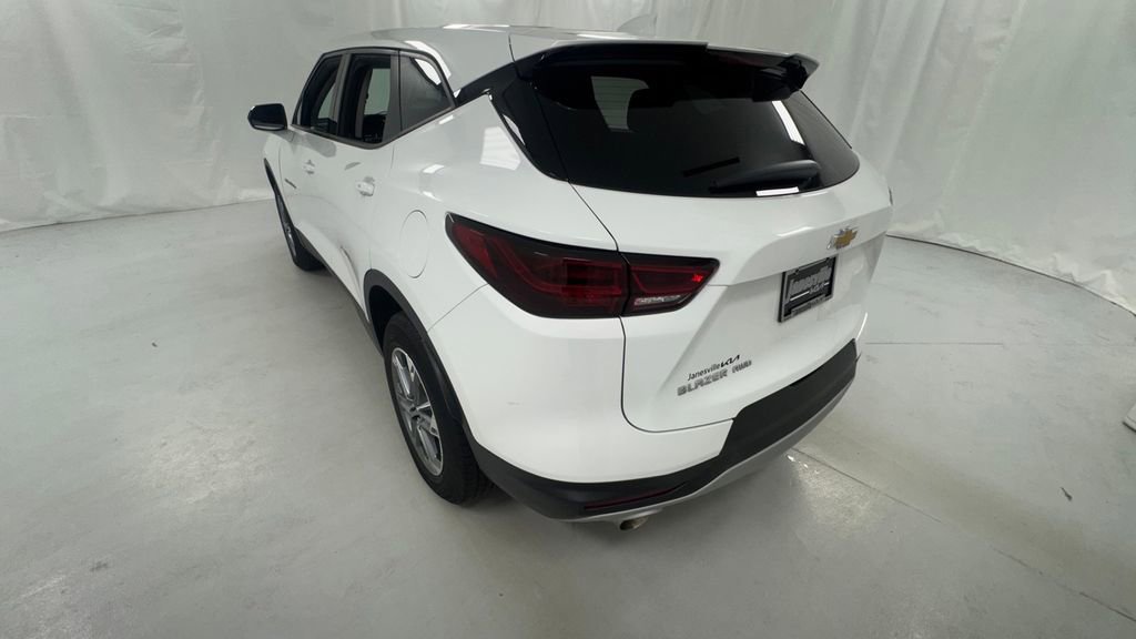 Used 2023 Chevrolet Blazer LT AWD/4WD image 5
