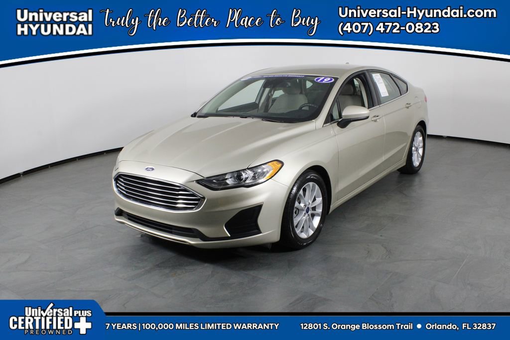 Used 2019 Ford Fusion SE image 1