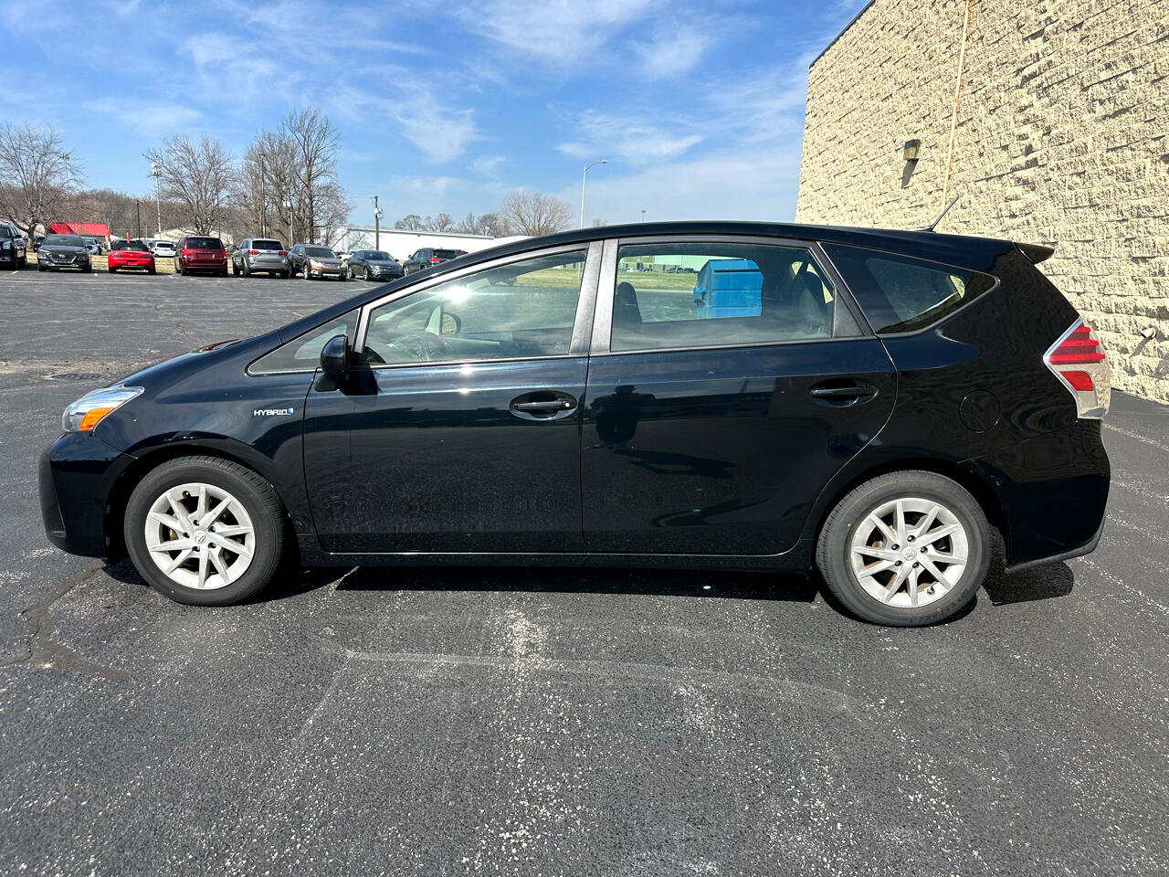 Used 2015 Toyota Prius V Three image 2