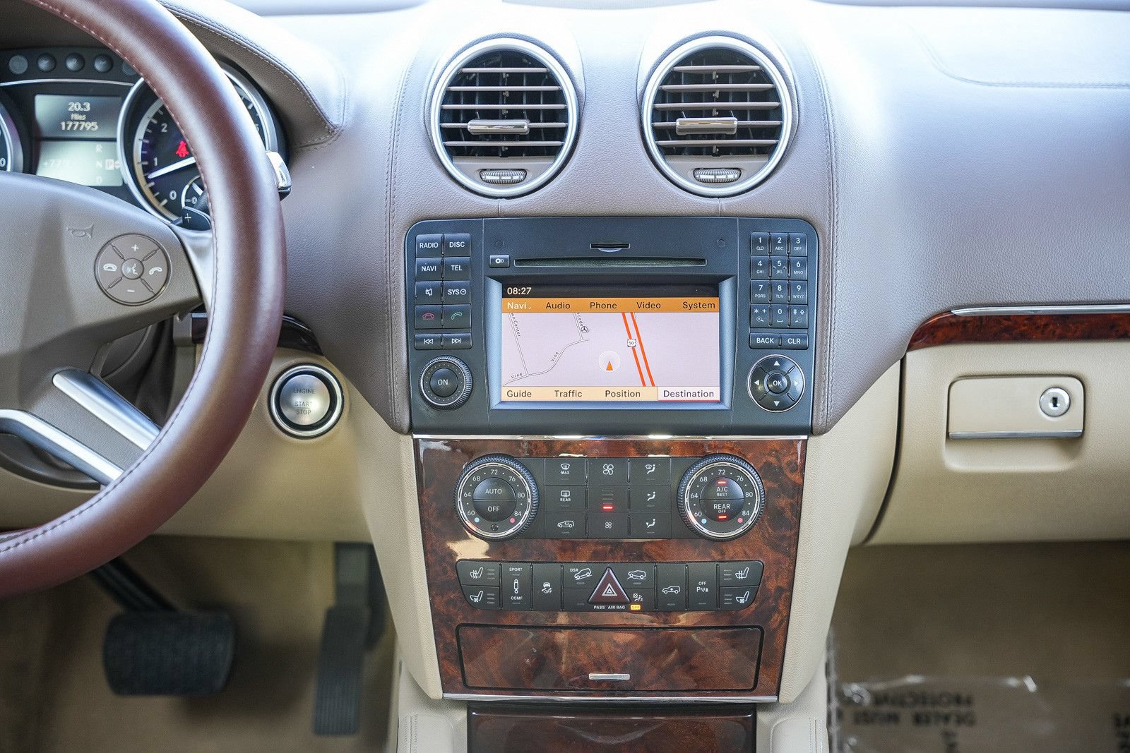 Used 2012 Mercedes-Benz GL 550 4MATIC image 13