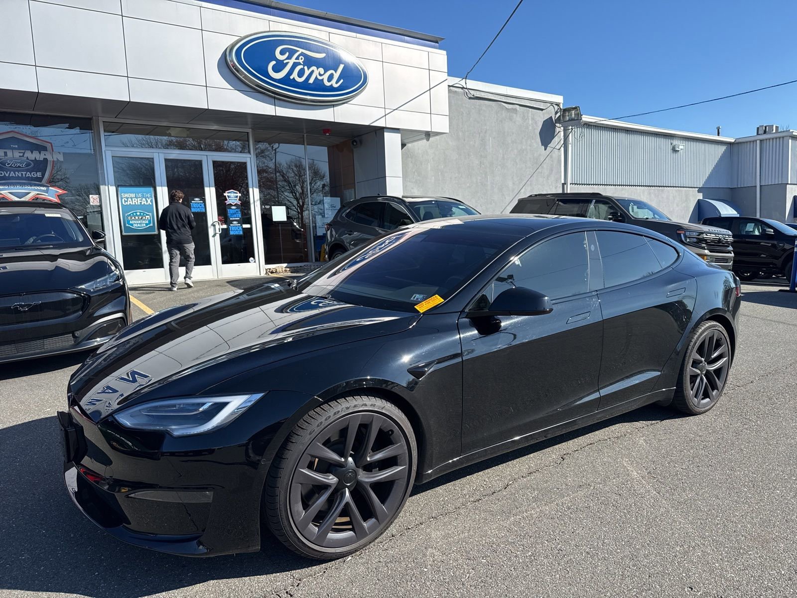Used 2021 Tesla Model S Plaid image 1