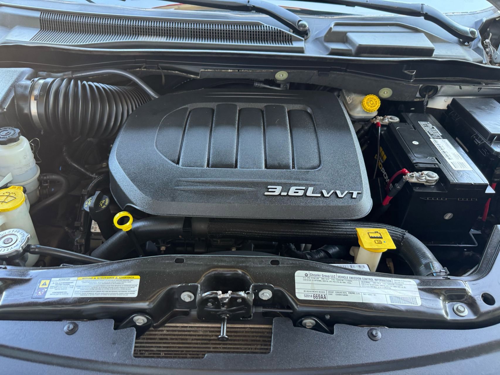 Used 2012 Chrysler Town & Country Touring w/ Entertainment Group #1 FWD image 34