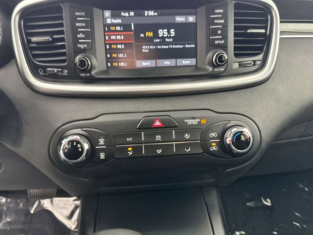 Used 2020 Kia Sorento LX AWD/4WD image 9