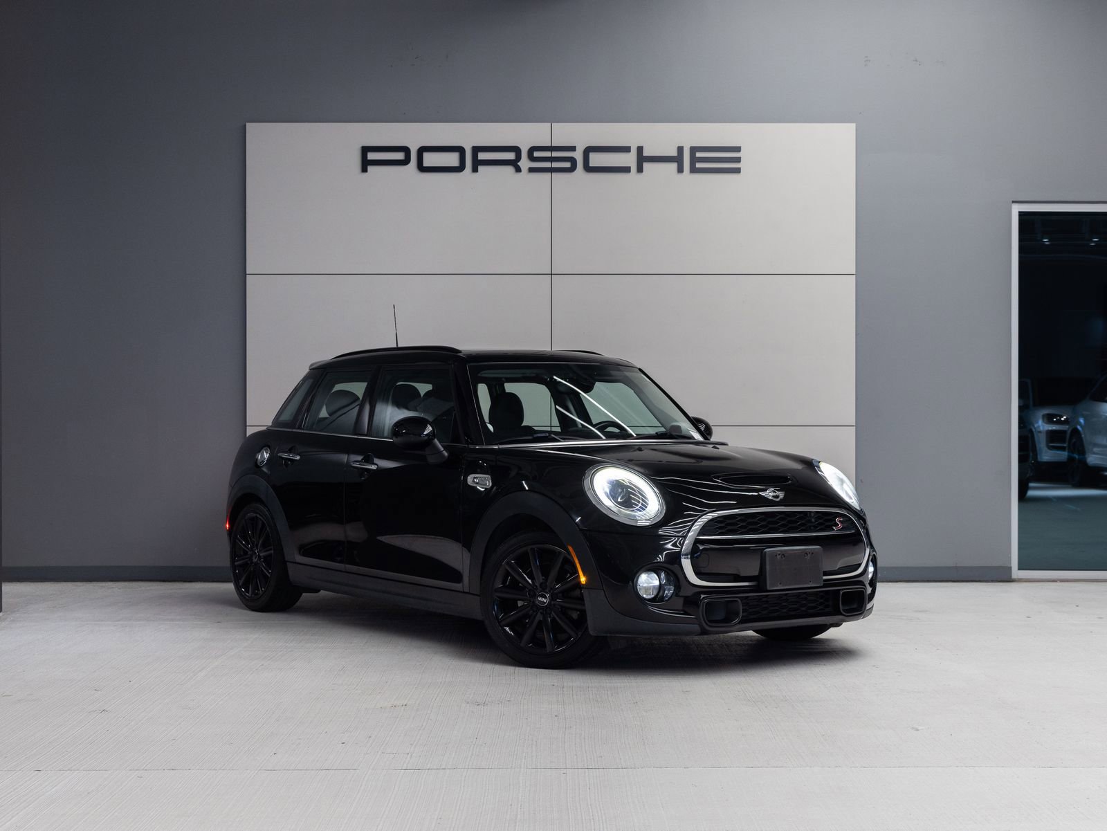 Used 2015 MINI Cooper S FWD image 9