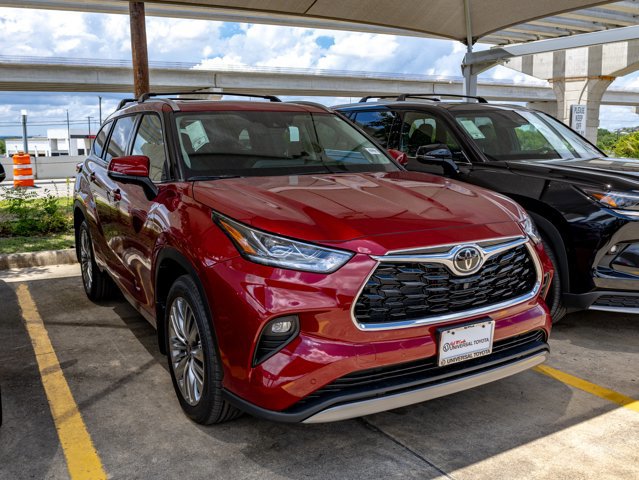 New 2026 Toyota Highlander Platinum AWD/4WD image 4