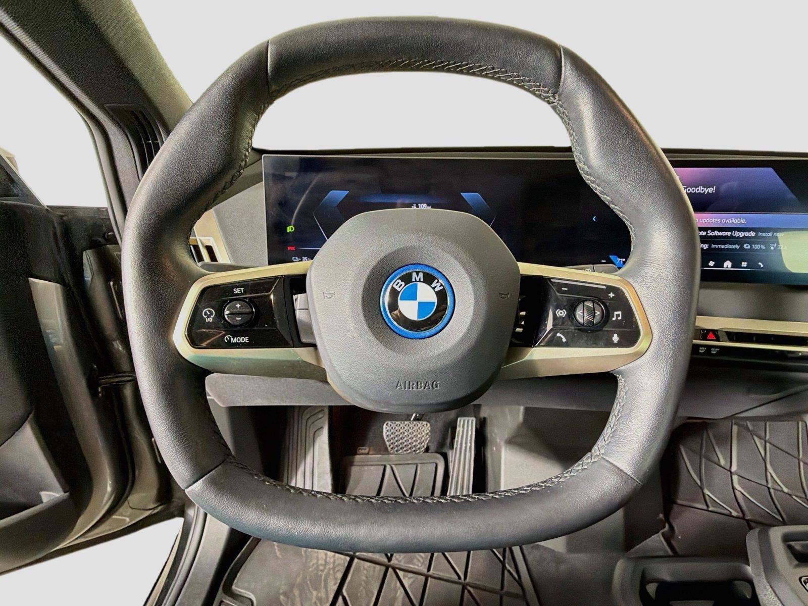 Used 2024 BMW iX xDrive50 w/ Premium Package AWD/4WD image 12