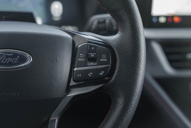 Used 2025 Ford Explorer ST-Line w/ ST-Line Street Pack image 41