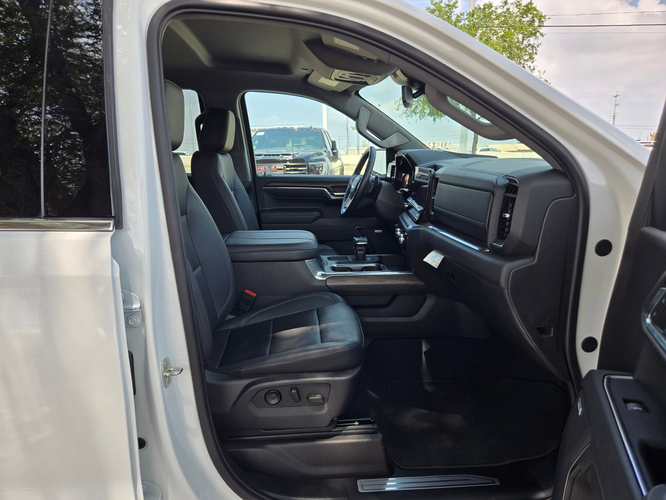 Certified 2024 GMC Sierra 1500 SLT RWD image 24