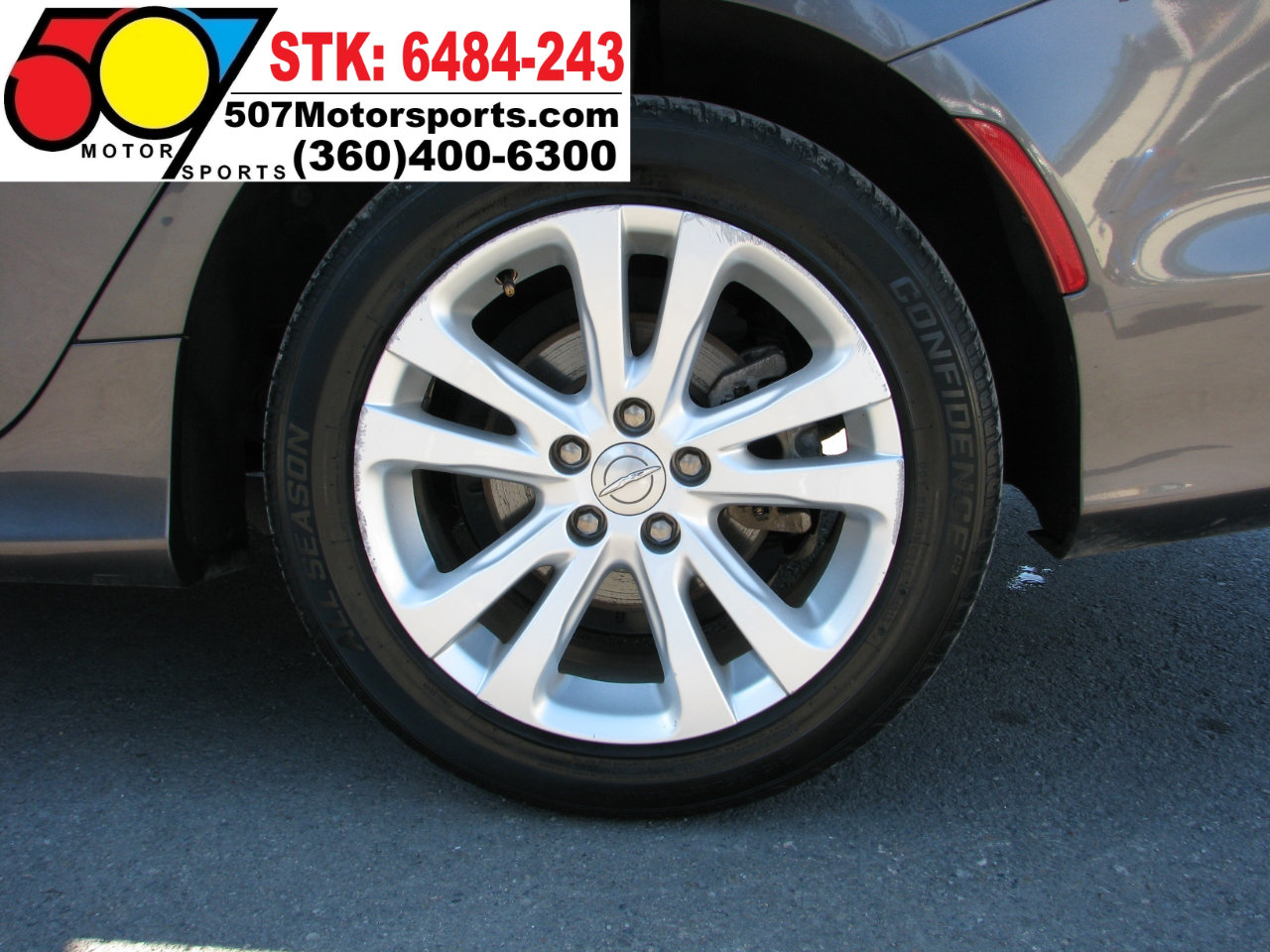 Used 2015 Chrysler 200 Limited w/ Convenience Group image 25