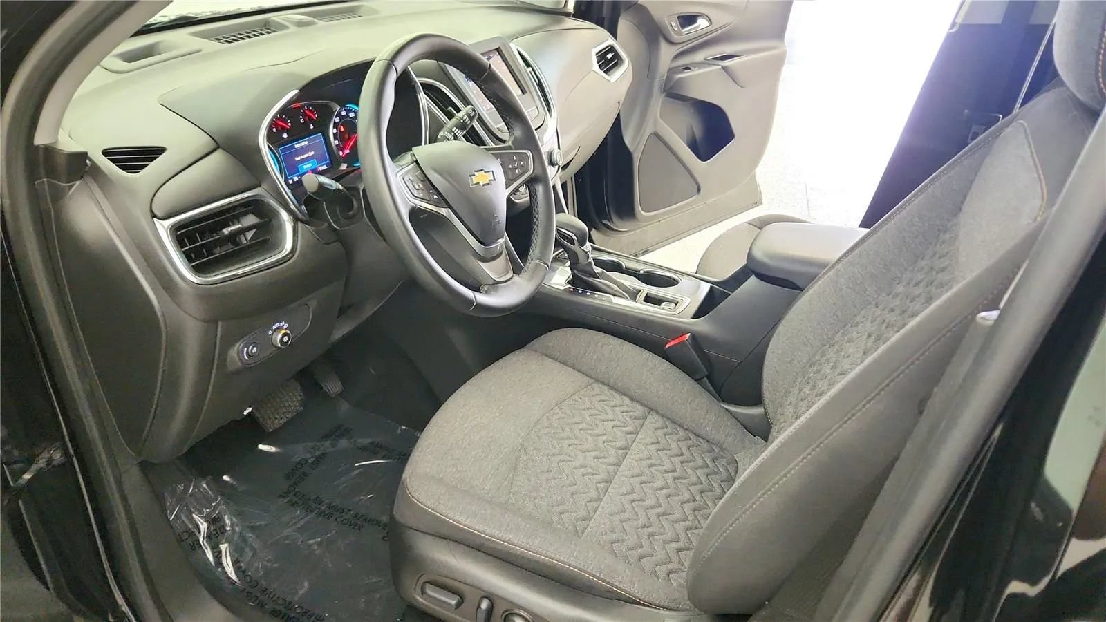 Used 2023 Chevrolet Equinox LT FWD image 22