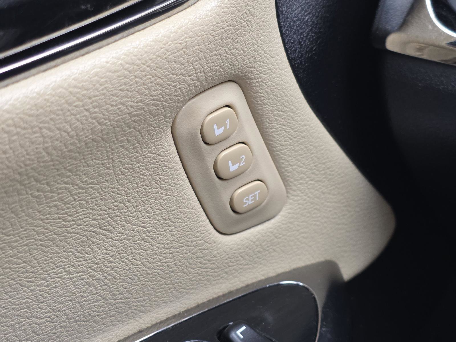 Used 2018 Toyota Avalon Limited FWD image 56