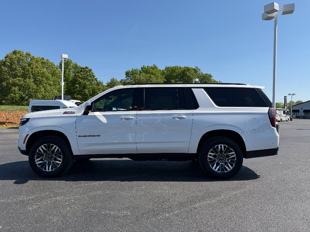 Used 2025 Chevrolet Suburban Z71 AWD/4WD image 4