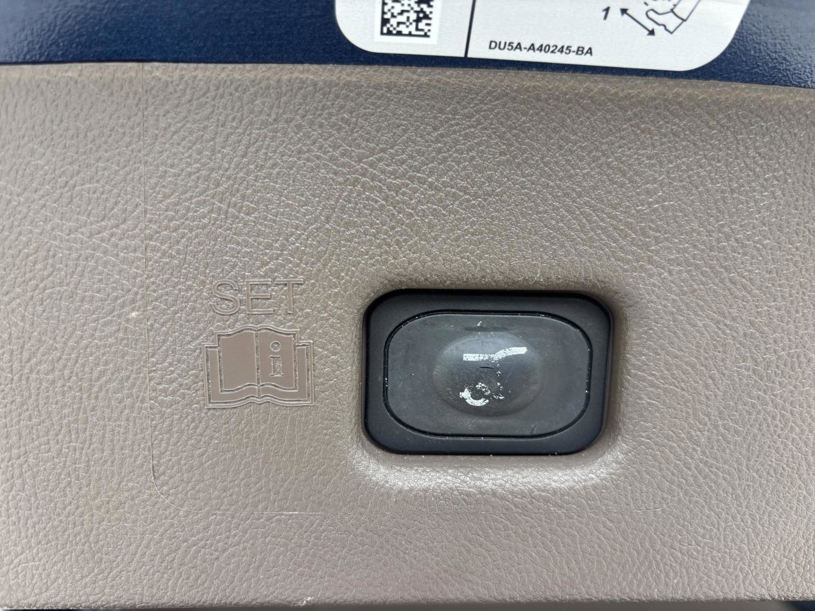 Used 2017 Lincoln MKX Reserve w/ Driver Assistance Package image 25