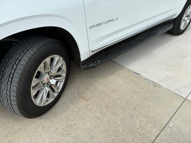 Used 2025 GMC Yukon XL Denali AWD/4WD image 9