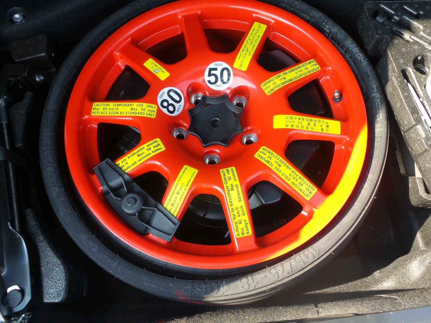 Used 2013 Porsche Cayenne GTS image 34