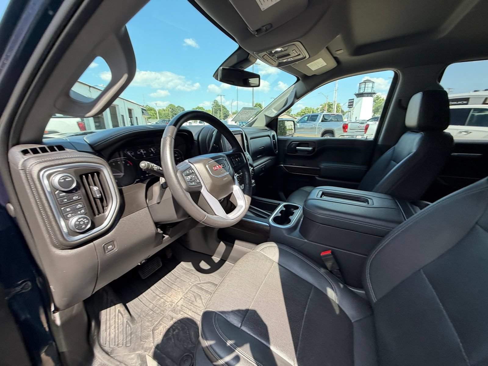 Used 2021 GMC Sierra 1500 SLT w/ SLT Premium Plus Package AWD/4WD image 11