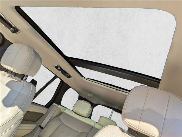 Used 2023 Land Rover Range Rover SE image 15