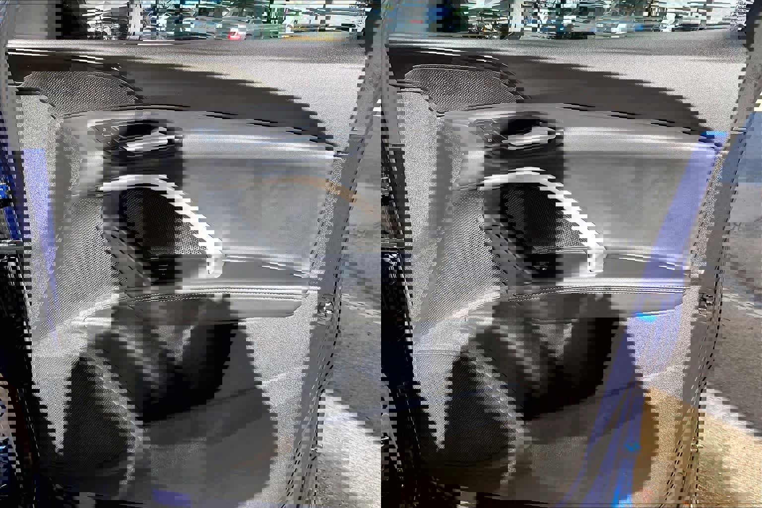 Used 2025 Audi Q5 Premium w/ Convenience Package image 21